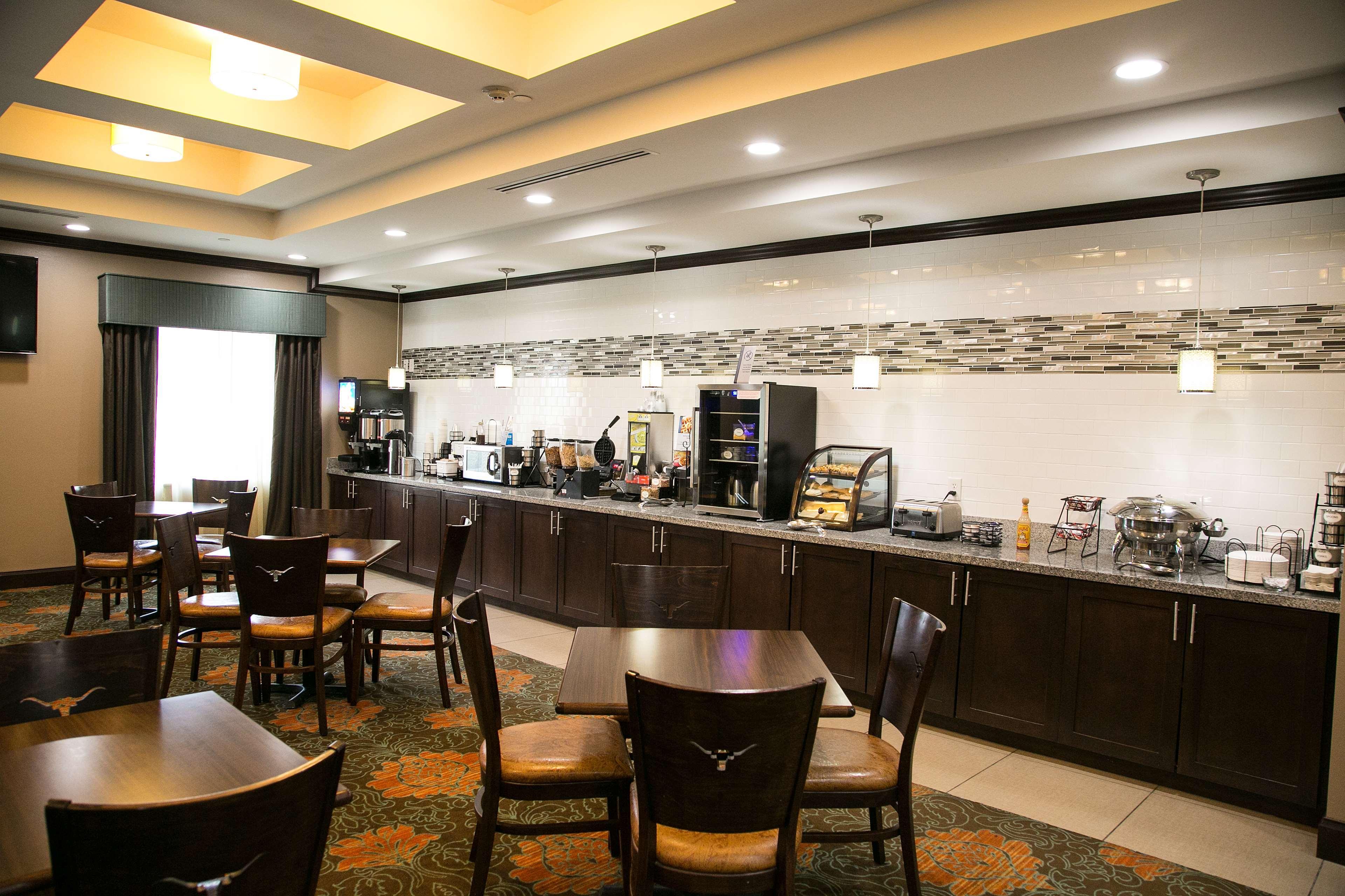 Best Western Plus Longhorn Inn & Suites Luling Esterno foto