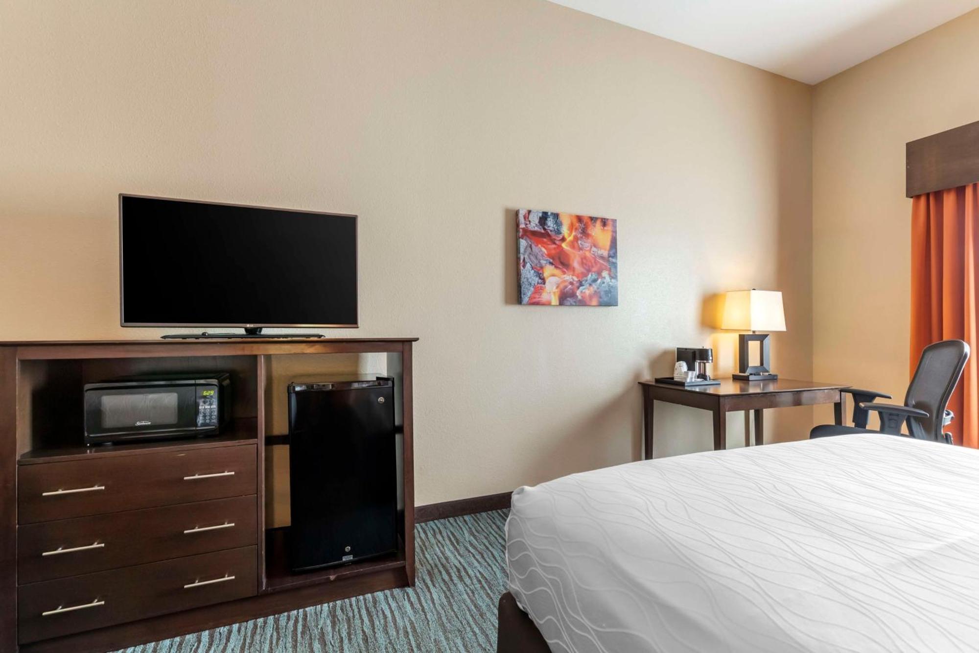 Best Western Plus Longhorn Inn & Suites Luling Esterno foto