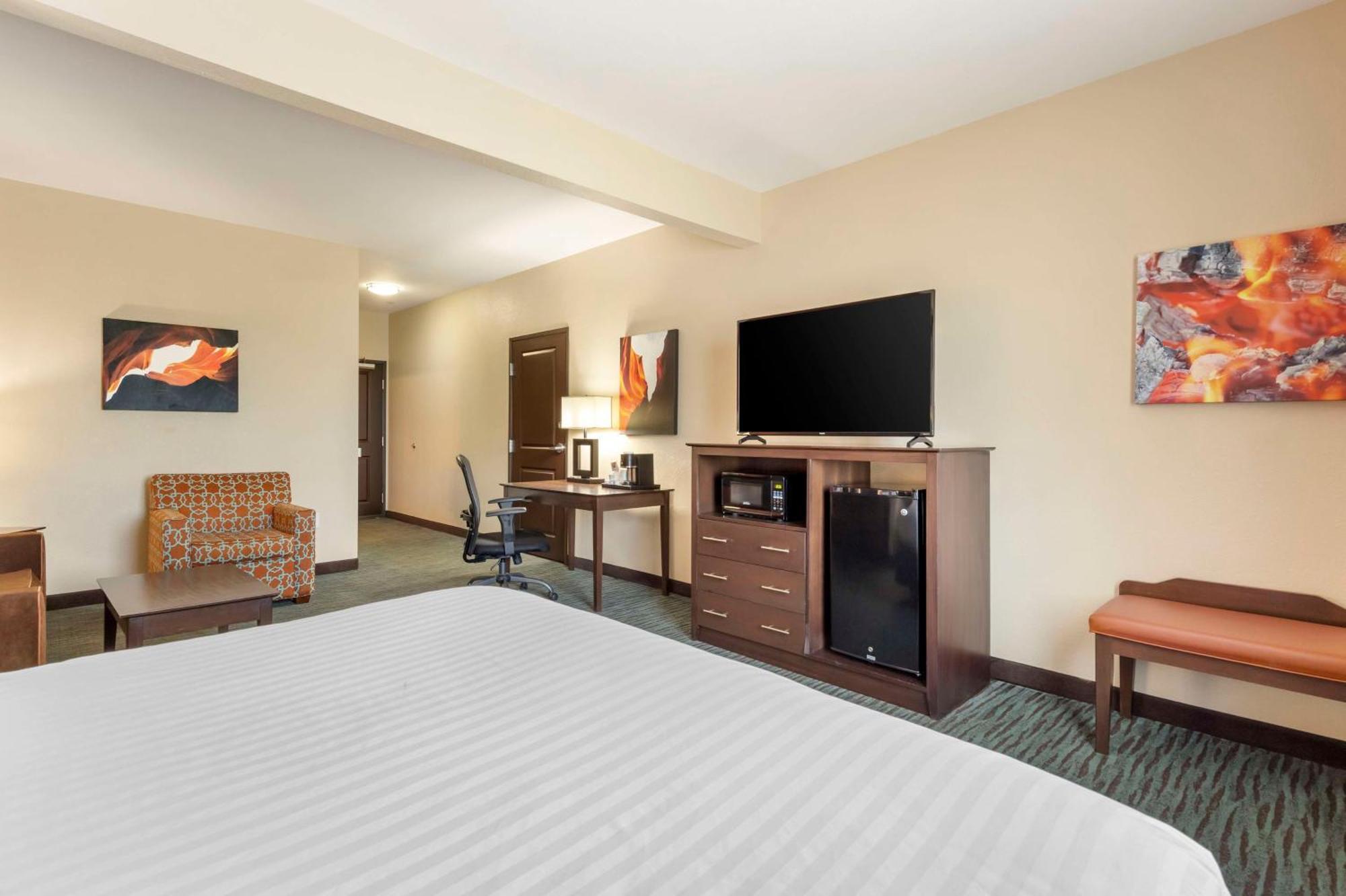 Best Western Plus Longhorn Inn & Suites Luling Esterno foto