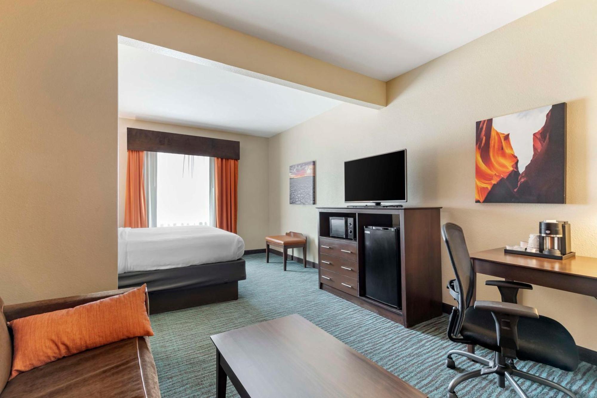 Best Western Plus Longhorn Inn & Suites Luling Esterno foto