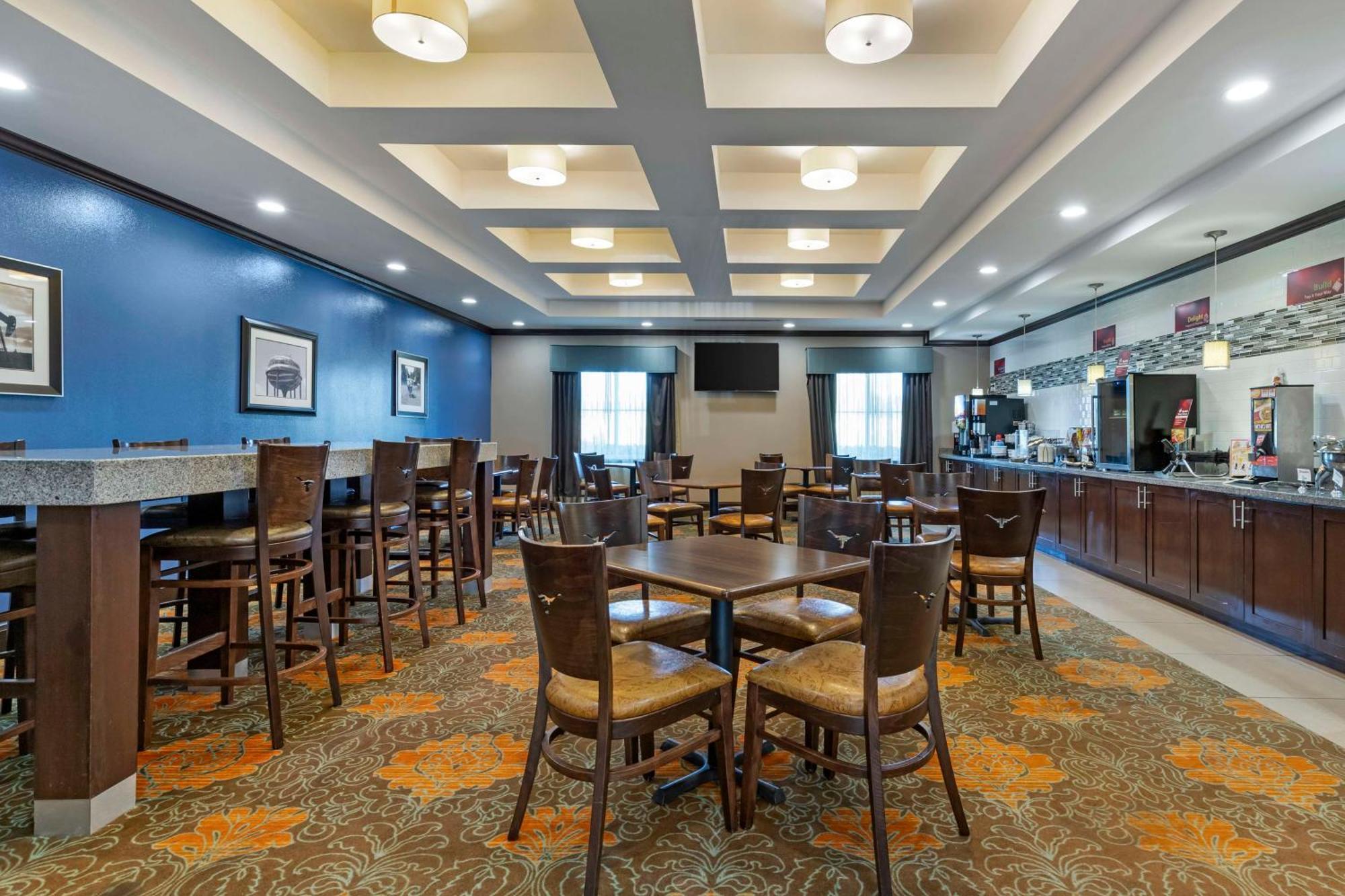 Best Western Plus Longhorn Inn & Suites Luling Esterno foto