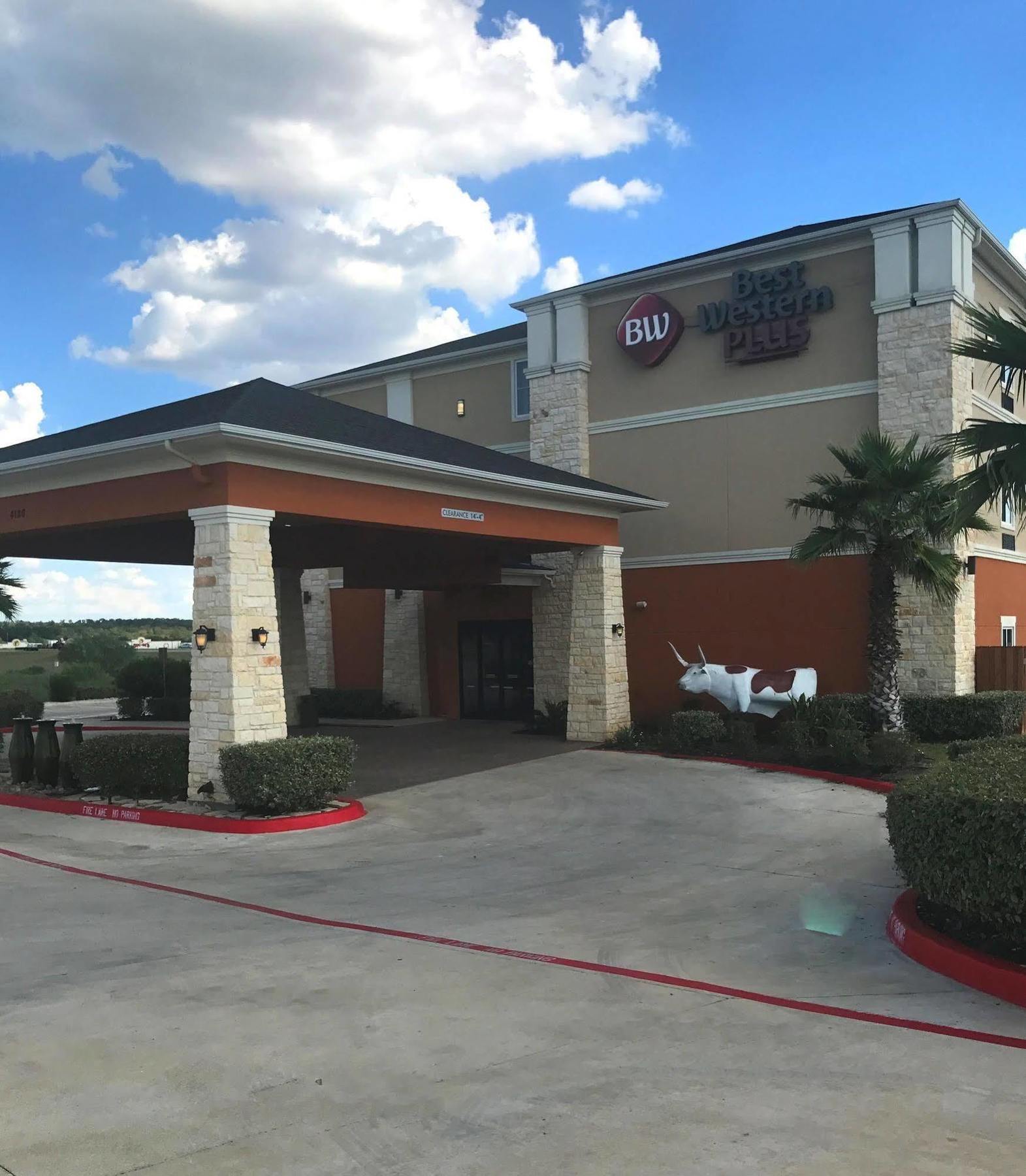 Best Western Plus Longhorn Inn & Suites Luling Esterno foto