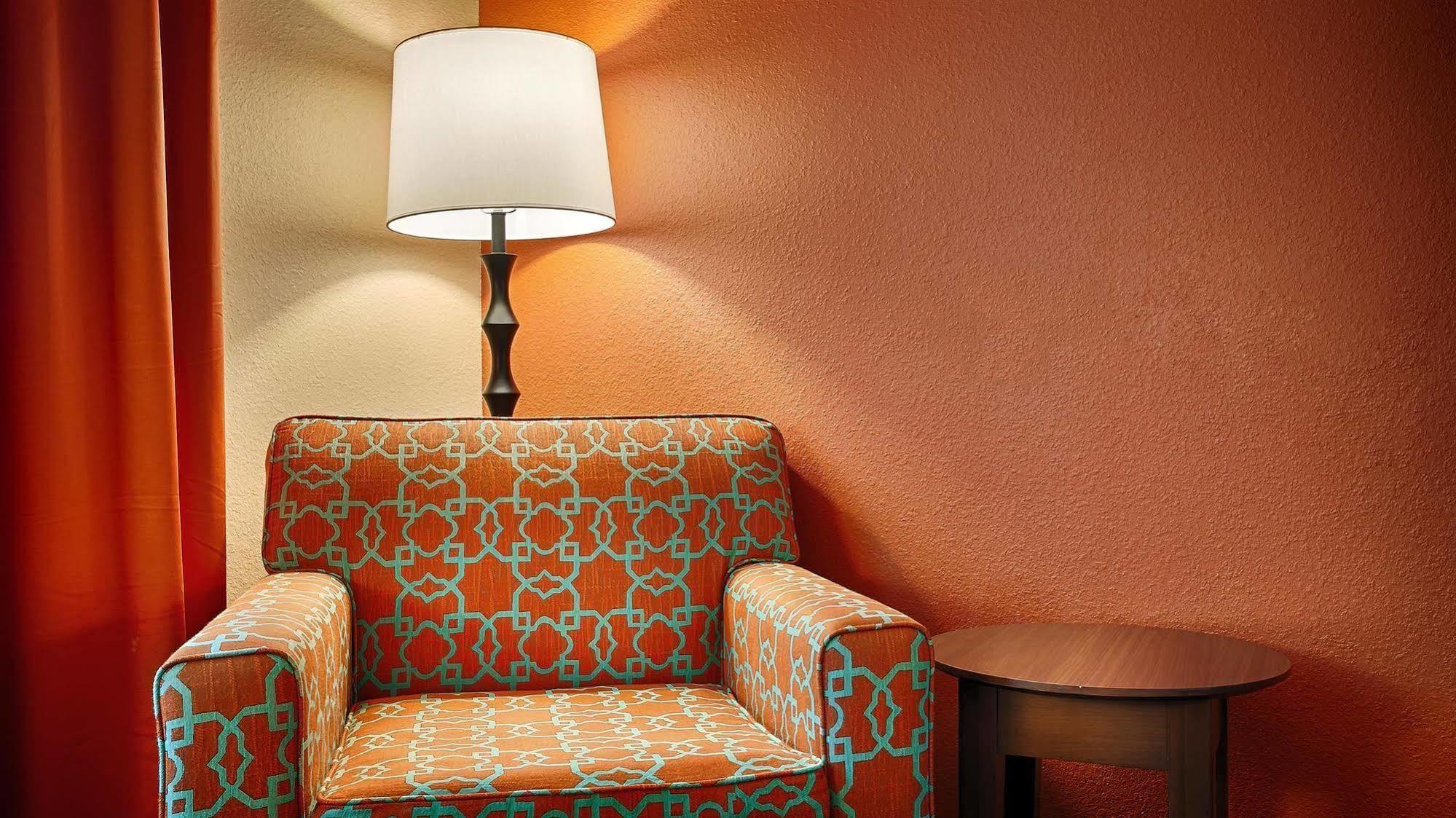 Best Western Plus Longhorn Inn & Suites Luling Esterno foto