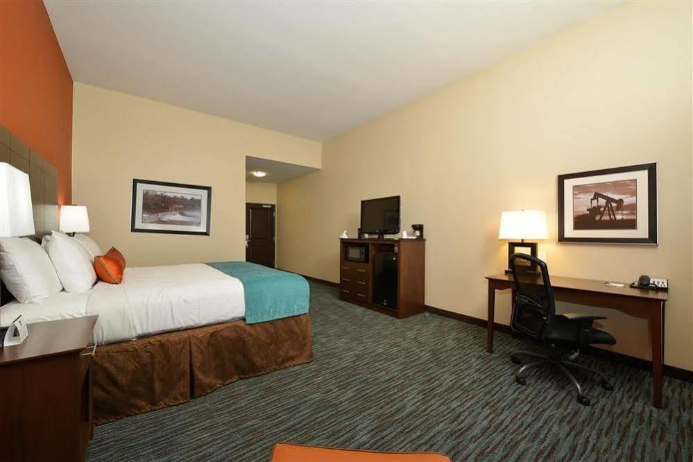 Best Western Plus Longhorn Inn & Suites Luling Esterno foto