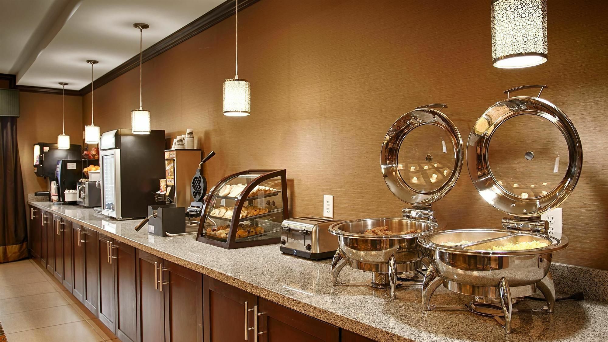 Best Western Plus Longhorn Inn & Suites Luling Esterno foto